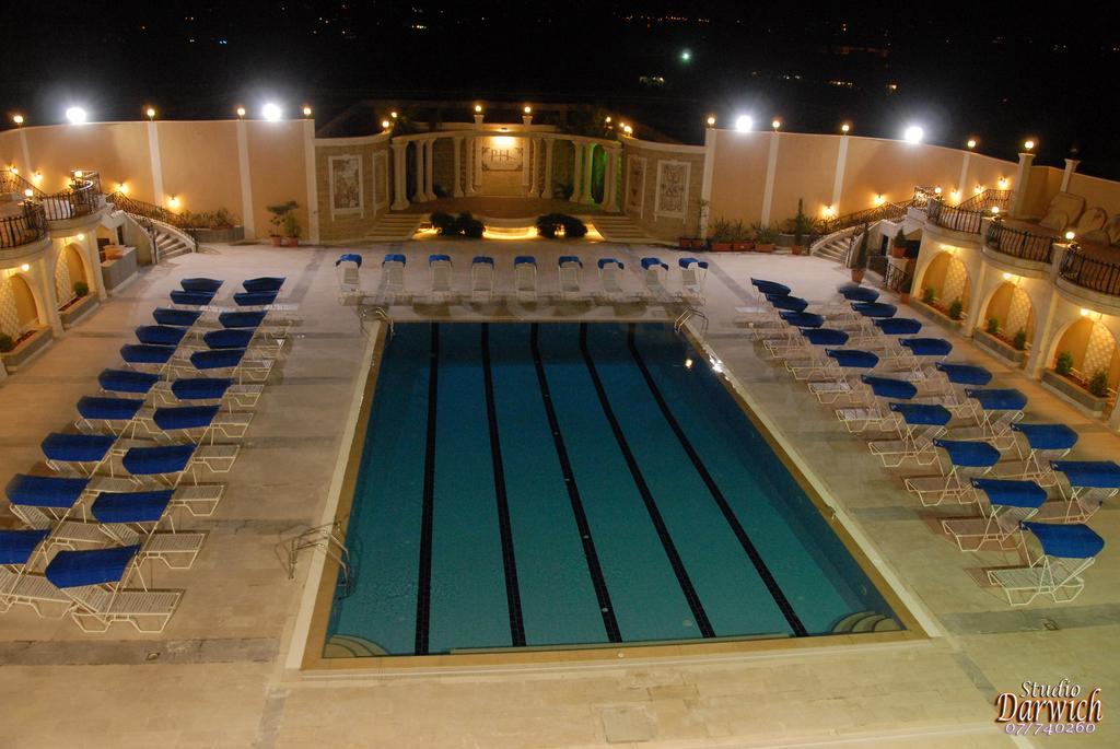 Platinum Hotel Tyre Exterior photo