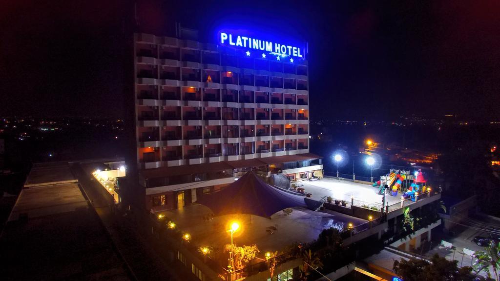 Platinum Hotel Tyre Exterior photo